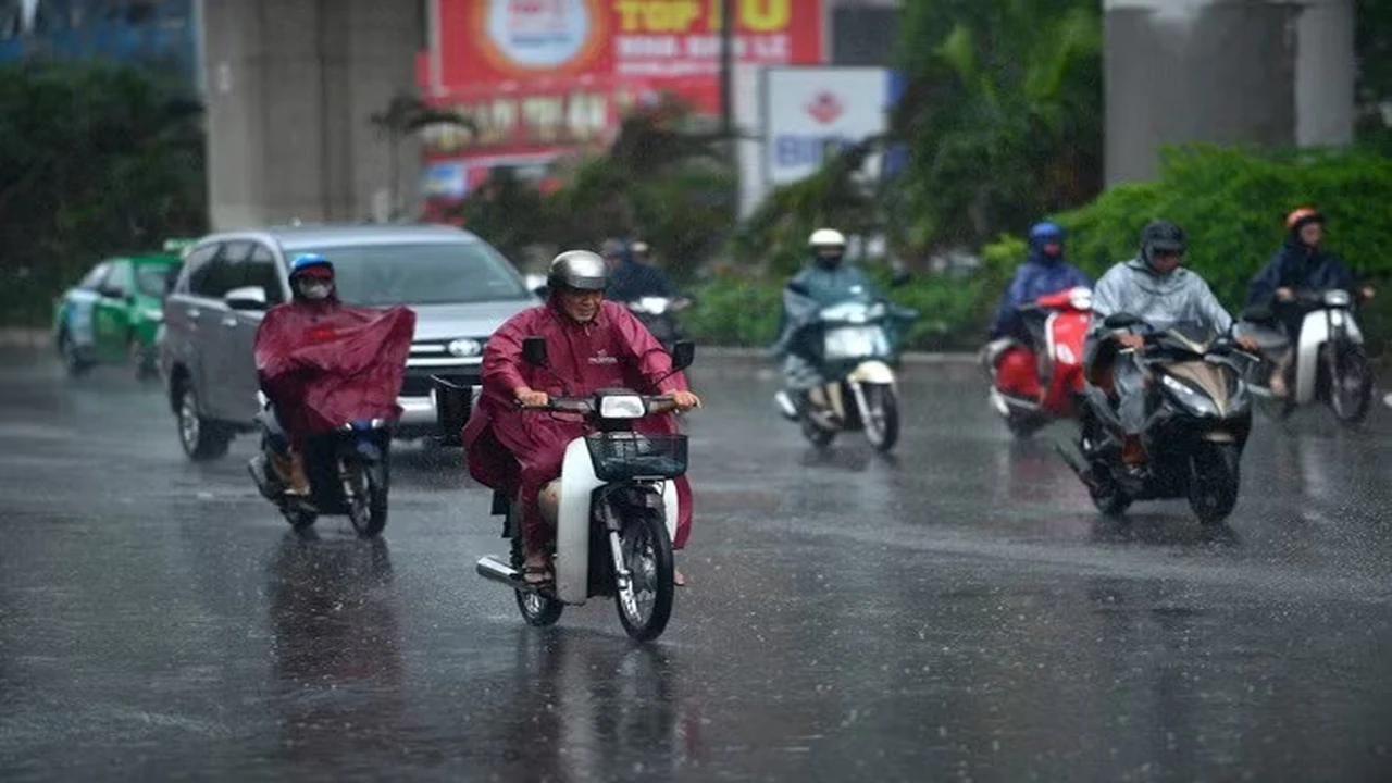 جبهة باردة تضرب شمال فيتنام بعواصف رعدية واسعة النطاق خلال الساعات المقبلة